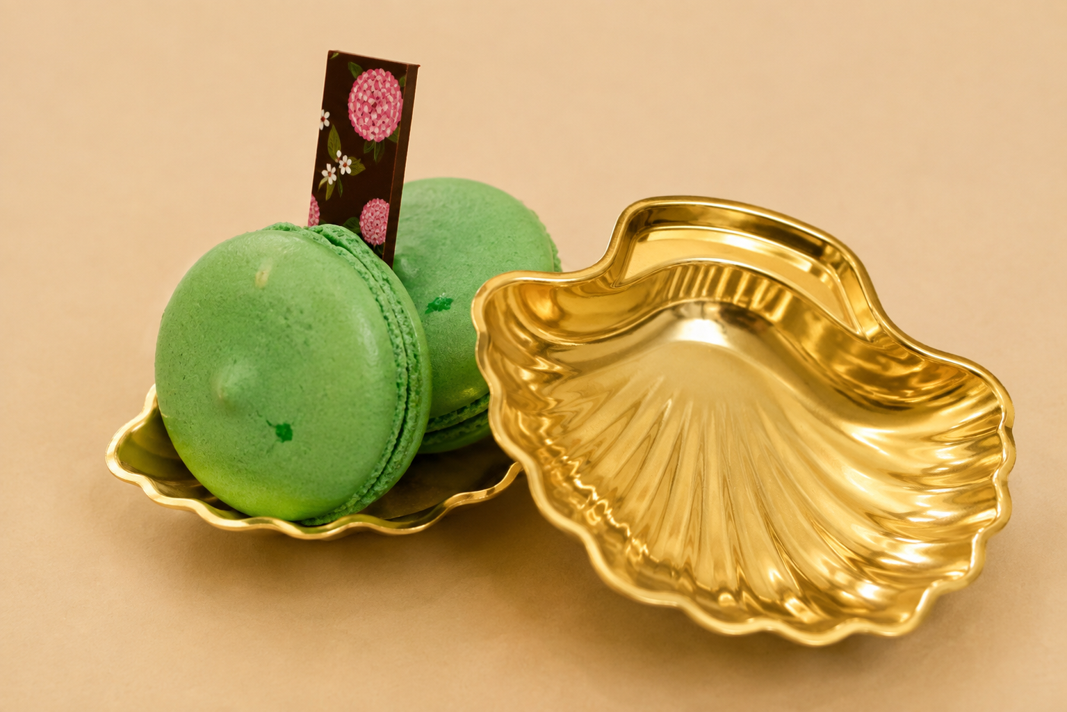 SMALL SHELL METALLISED PLATE